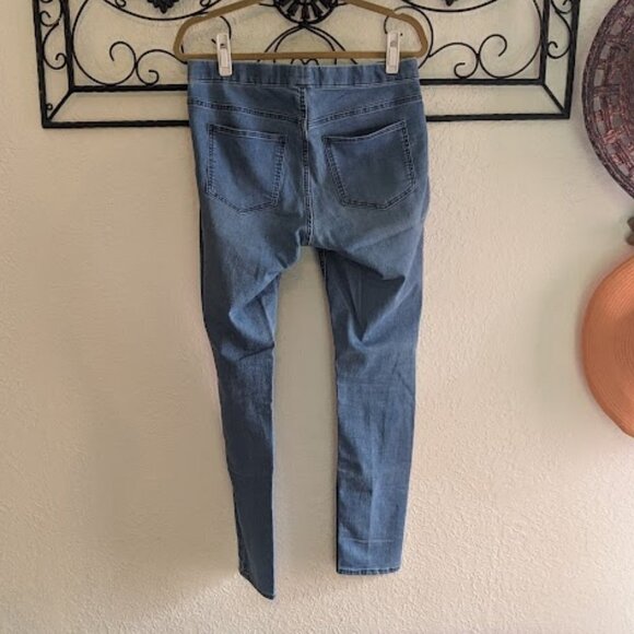 H&M Divided Light Wash Stretch Skinny Jeans | Size 12 - Picture 2 of 5